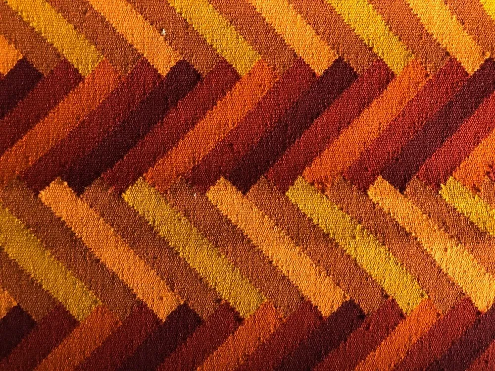 tissu-d'ameublement-seventies